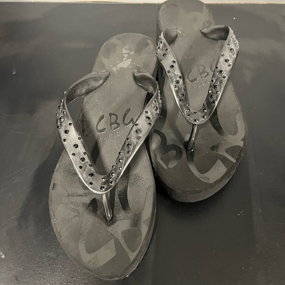BCBG sandals - Picture 2 of 3